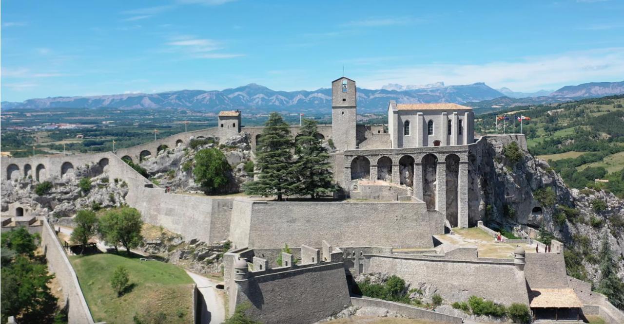 Haut De Villa Renovee En 2023 Saint-Maime Exterior foto